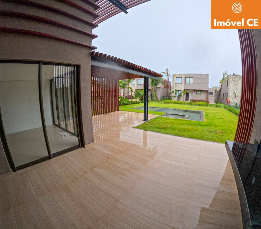Casa à venda com 5 quartos, 206m² - Foto 2