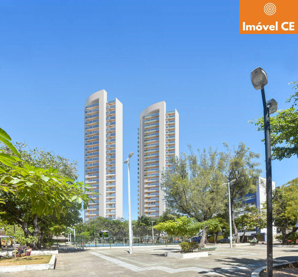Apartamento à venda com 3 quartos, 141m² - Foto 2