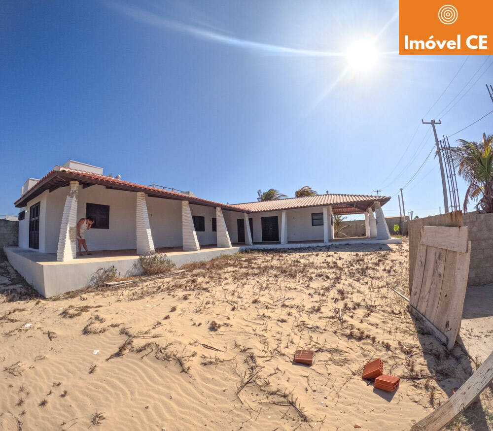 Casa à venda com 3 quartos, 240m² - Foto 1