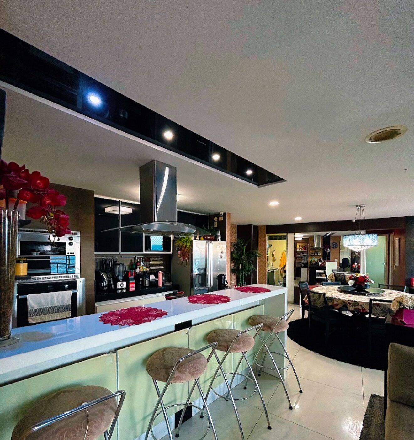 Apartamento à venda com 3 quartos, 220m² - Foto 5