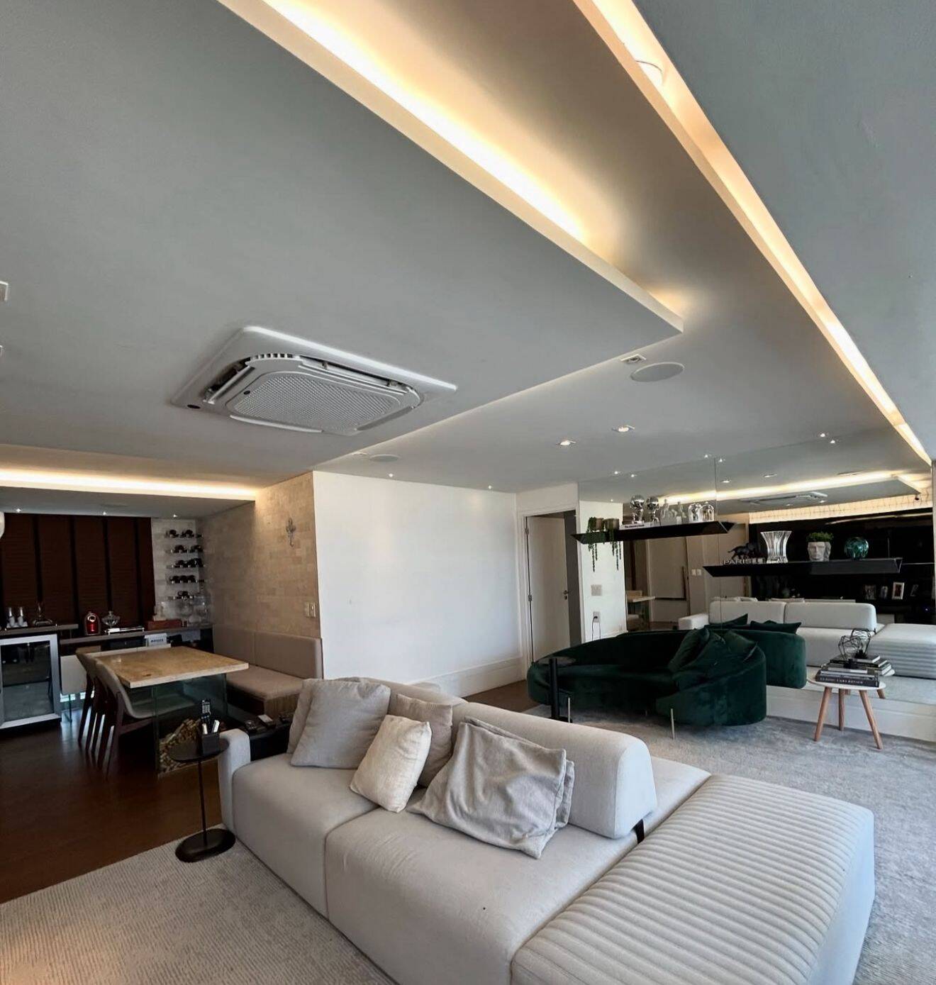 Apartamento à venda com 3 quartos, 165m² - Foto 2