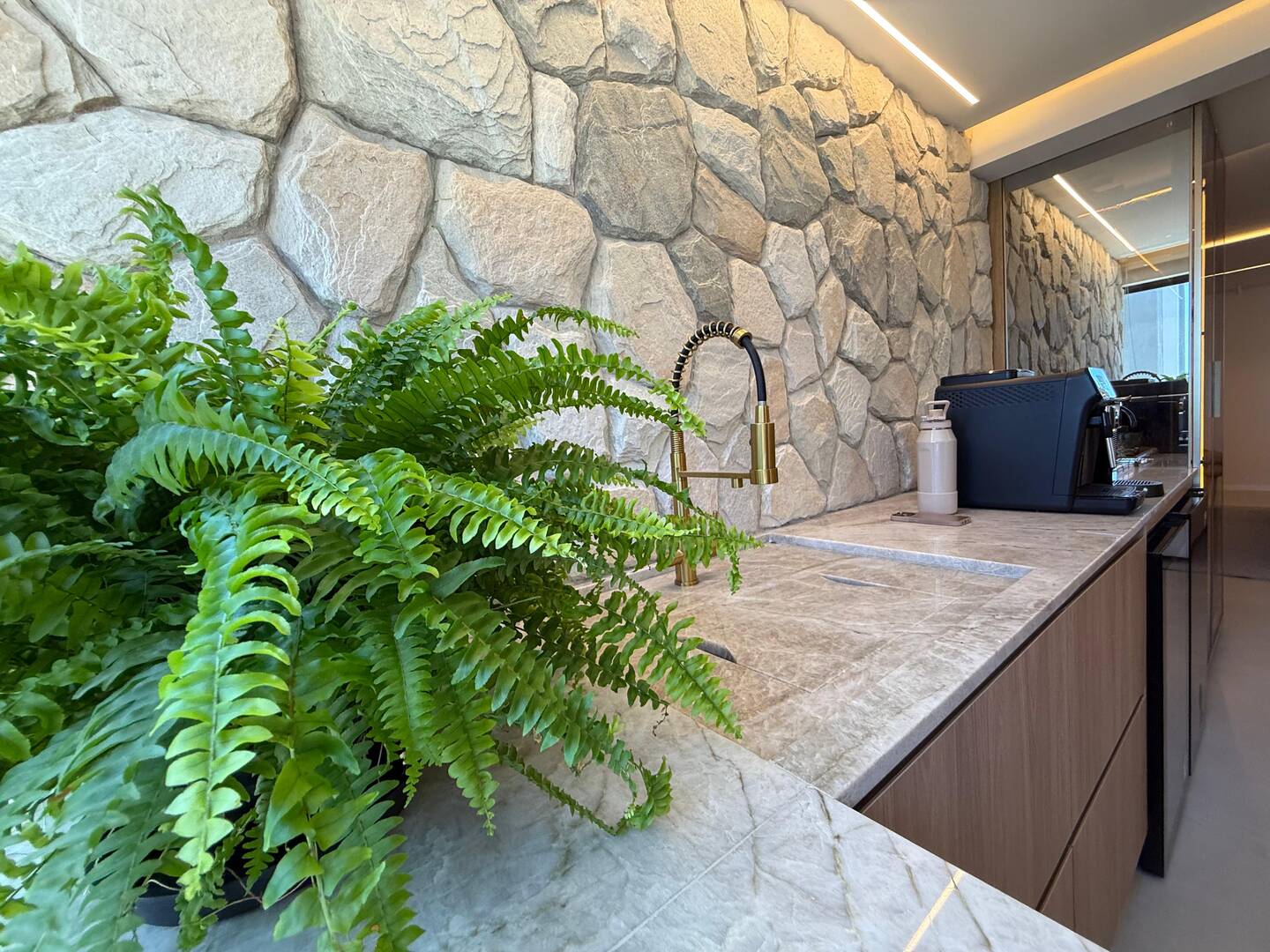 Apartamento à venda com 4 quartos, 186m² - Foto 11