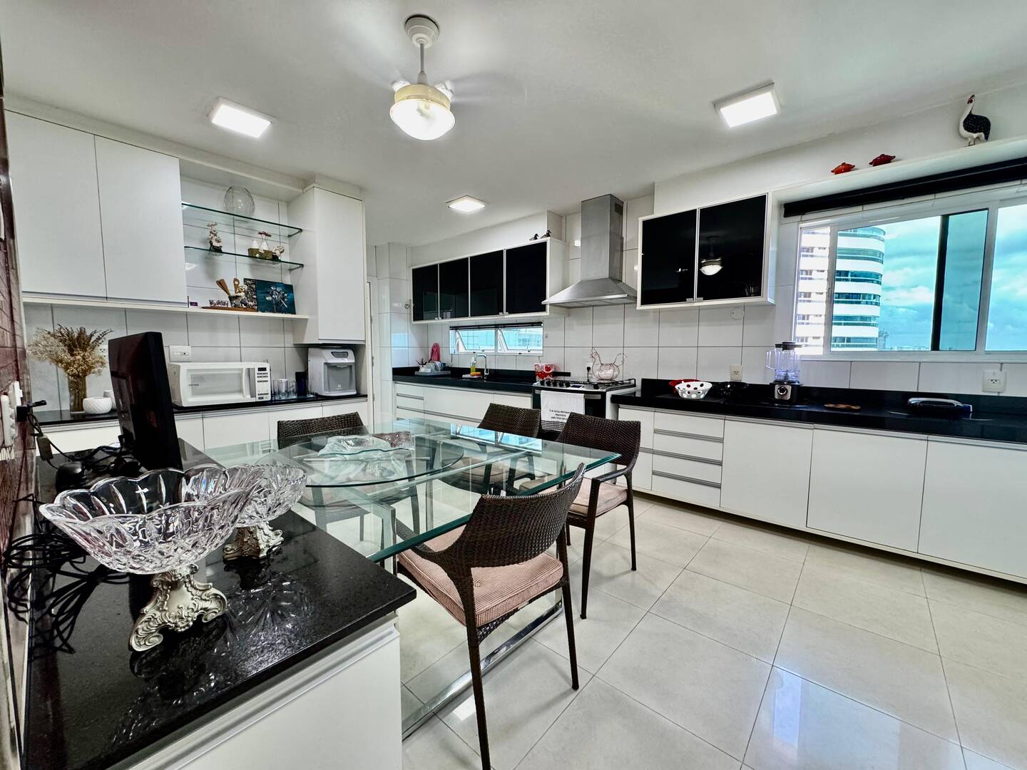 Apartamento à venda com 4 quartos, 328m² - Foto 10