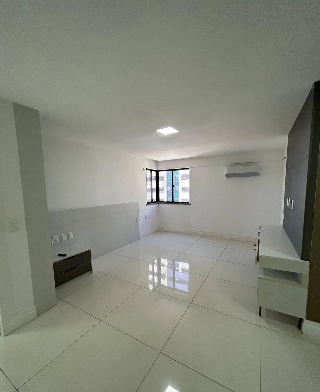 Apartamento à venda com 4 quartos, 218m² - Foto 3
