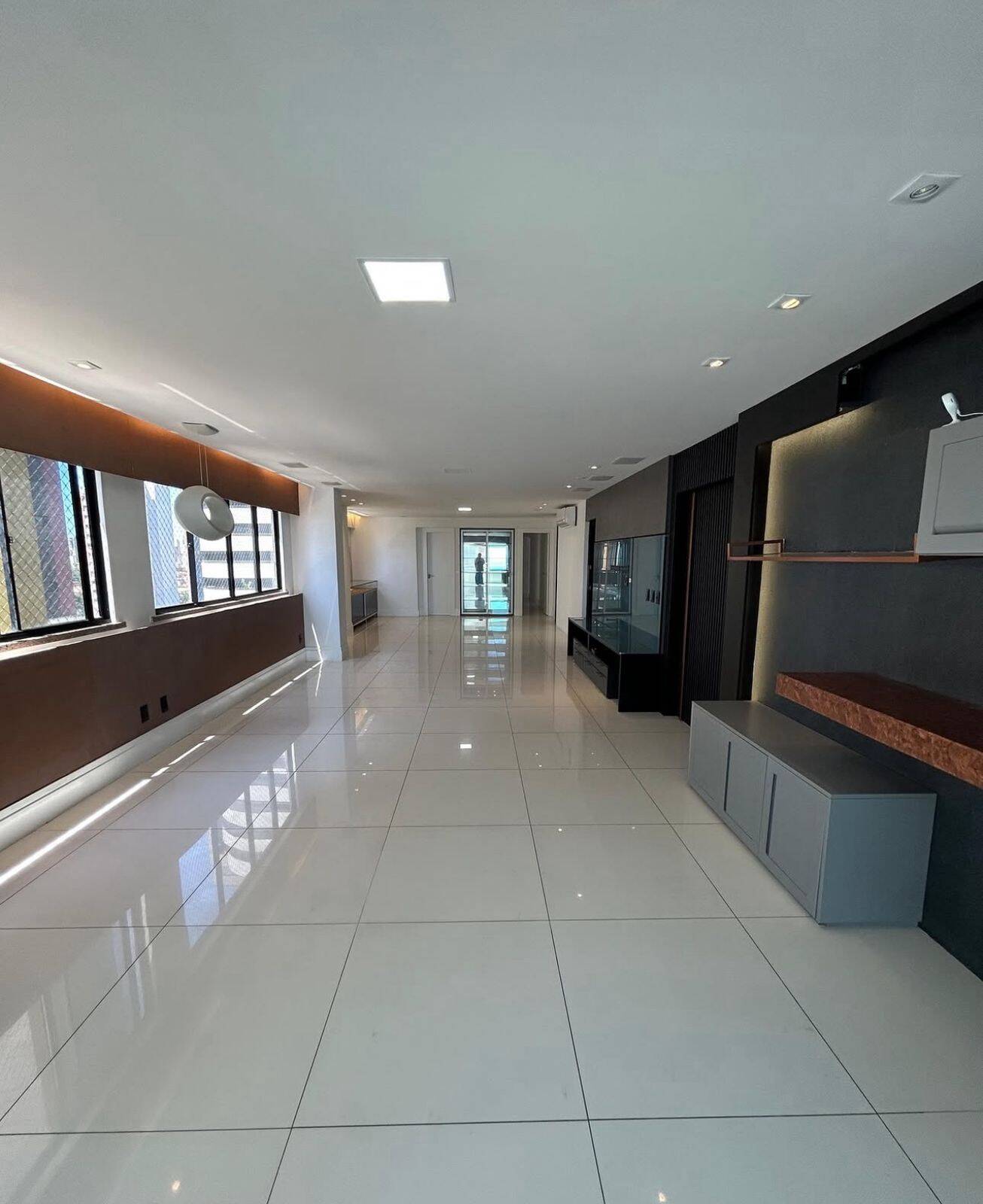 Apartamento à venda com 4 quartos, 218m² - Foto 5
