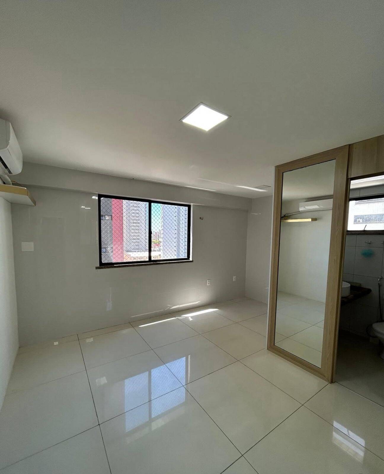 Apartamento à venda com 4 quartos, 218m² - Foto 11